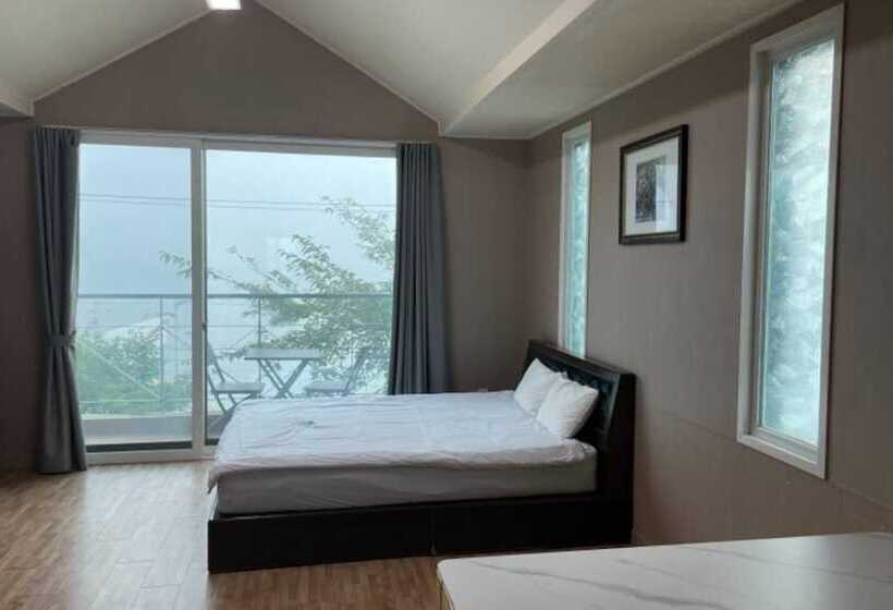 Daebudo Ocean Ville Pension