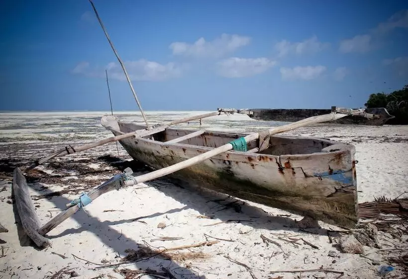 Hotelli Amani Villas Nature Retreat