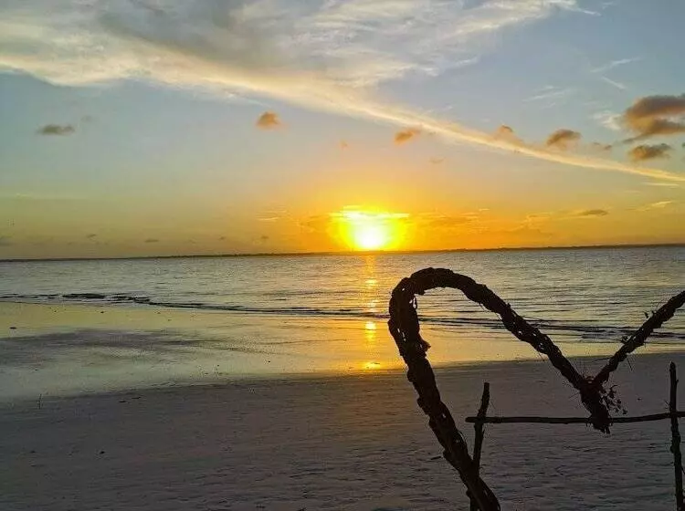 Hotelli Amani Villas Nature Retreat