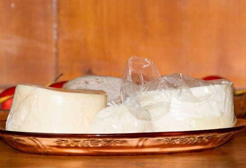 Отель Bomboli Cloud Forest