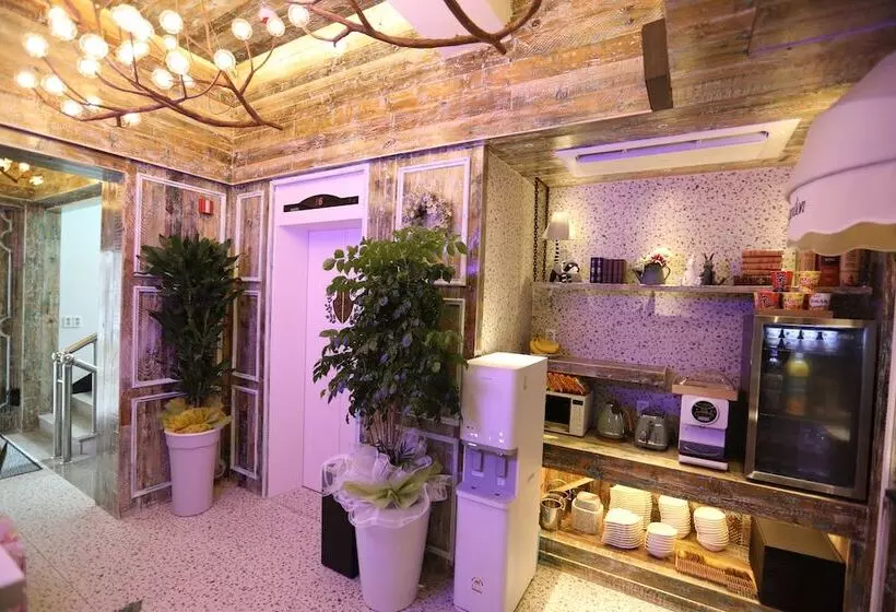 Hotelli February Dongdaegu