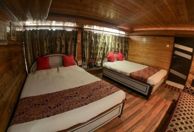 Hotel Goroomgo Broadway Mall Road Darjeeling