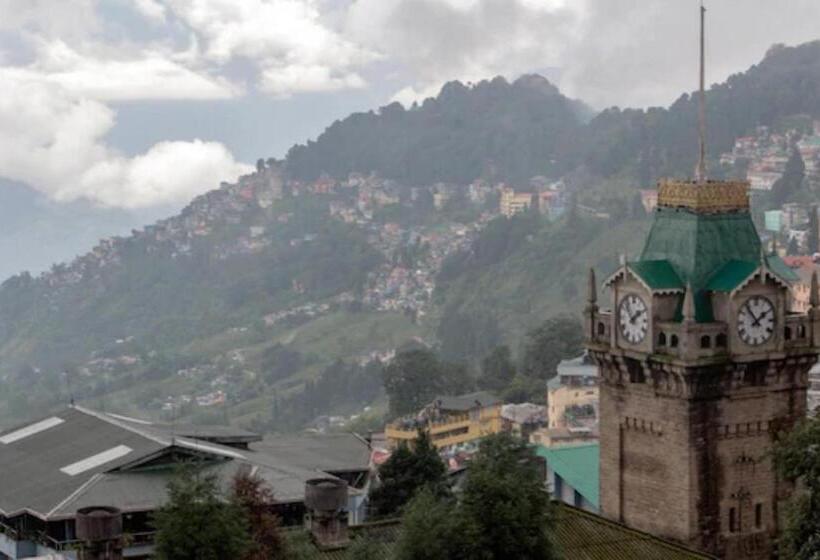 Hotel Goroomgo Broadway Mall Road Darjeeling