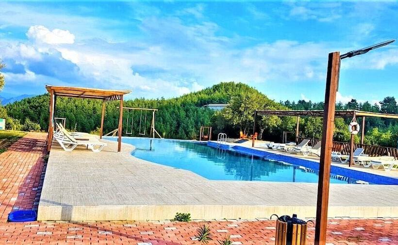 בית מלון כפרי Milyos