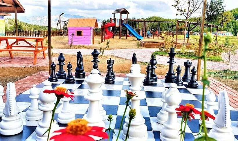 בית מלון כפרי Milyos