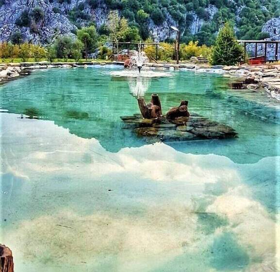 בית מלון כפרי Milyos