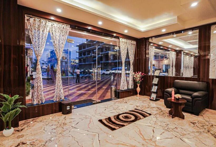 בית מלון כפרי Royal Gitanjali Resorts And Spa