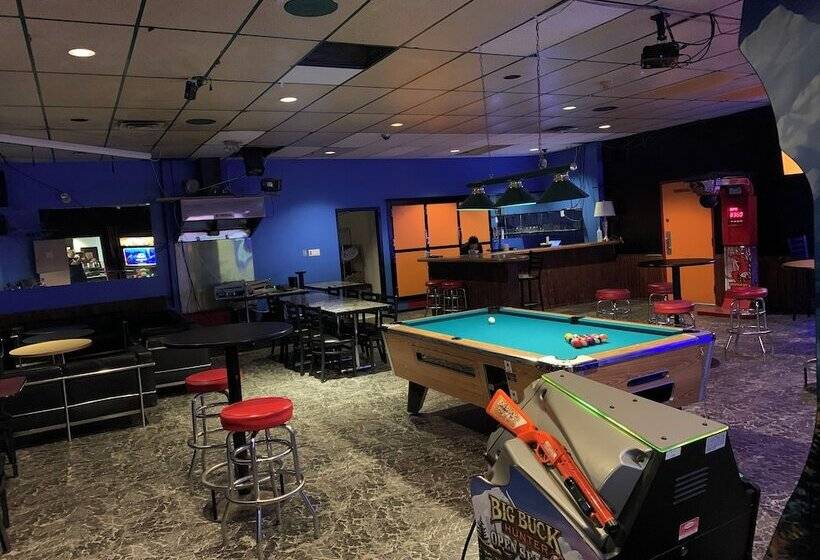 فندق Whitewood Inn