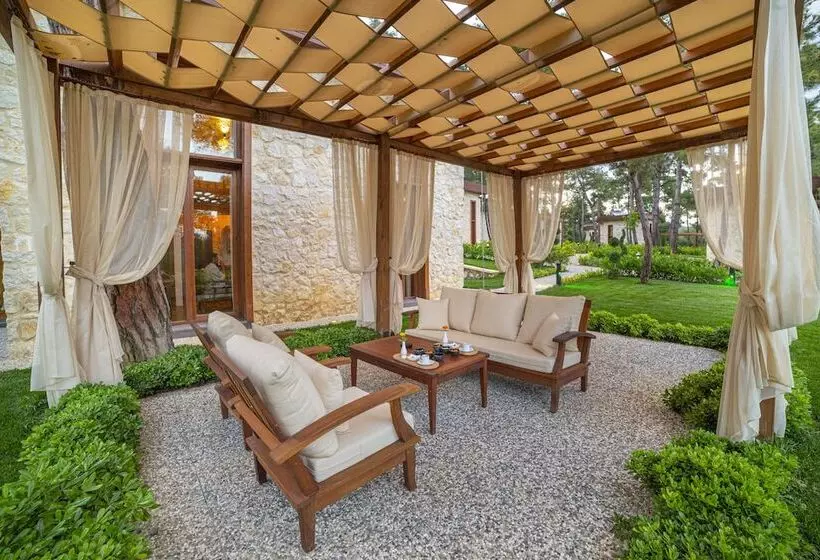 Marisstone Hotel Villa