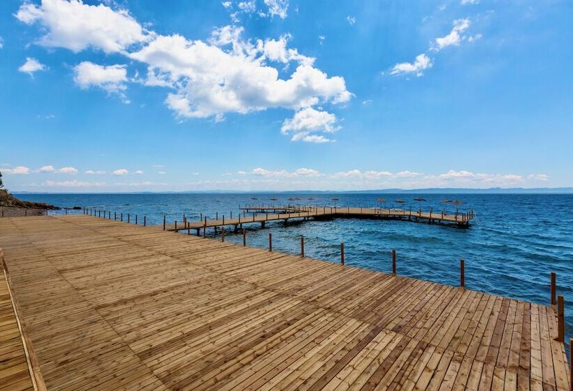 Marisstone Hotel Villa