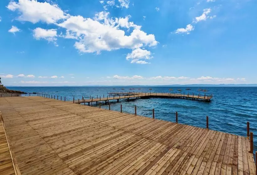 Marisstone Hotel Villa