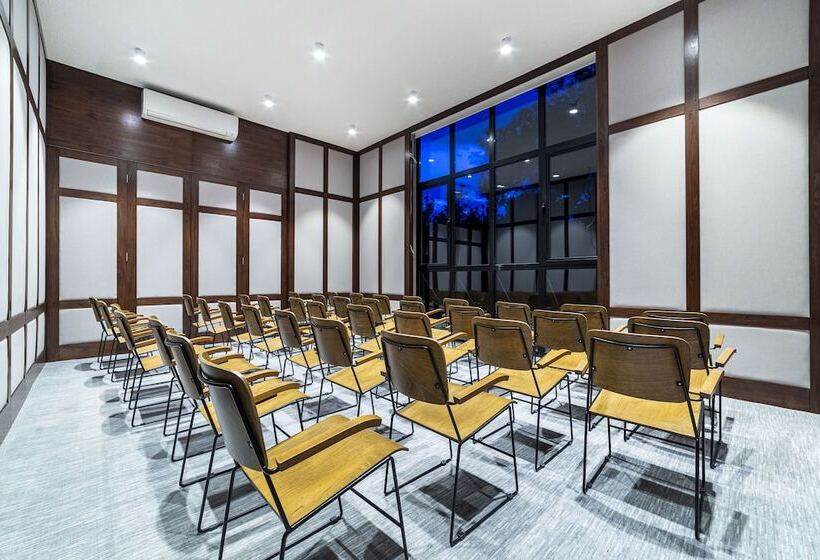 Marisstone Hotel Villa