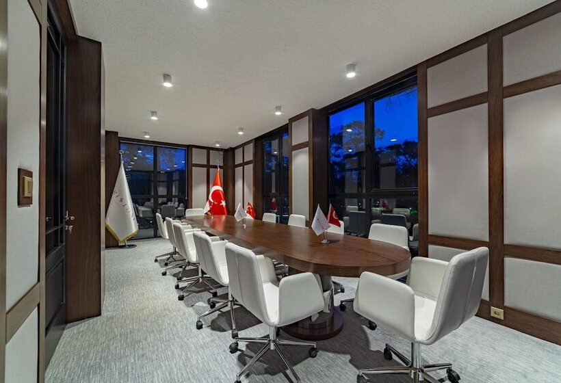 Marisstone Hotel Villa