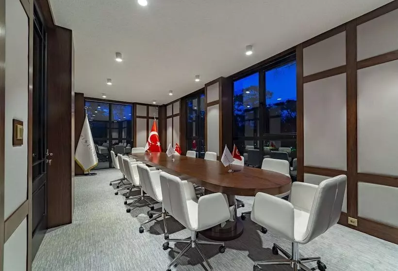 Marisstone Hotel Villa