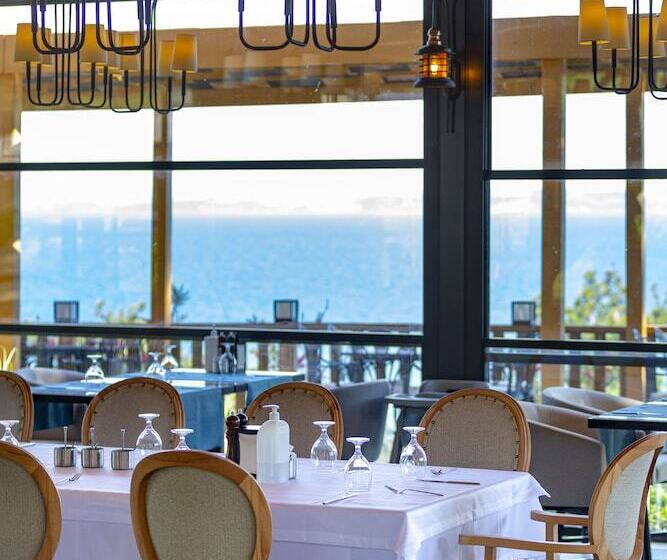 Marisstone Hotel Villa