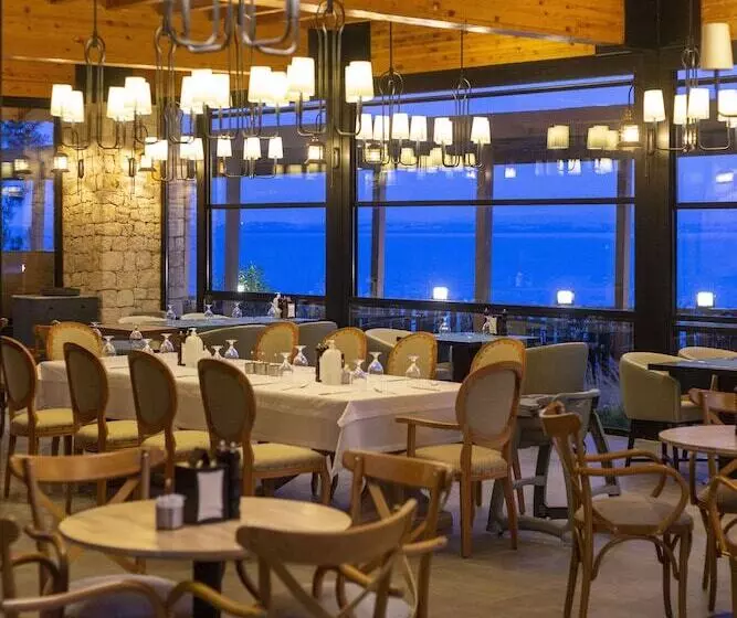 Marisstone Hotel Villa