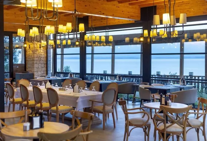 Marisstone Hotel Villa