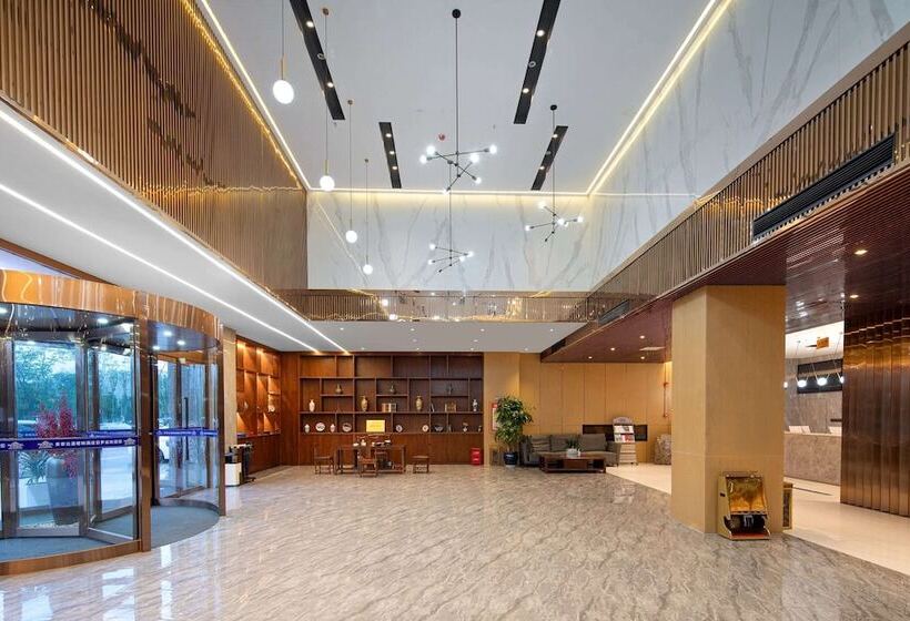 Microtel By Wyndham Miluo Downtown