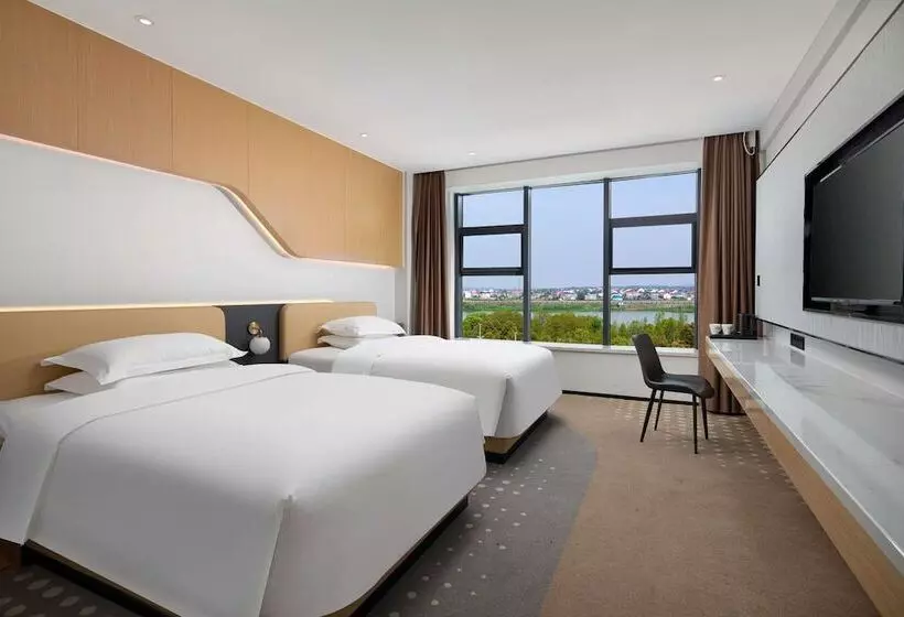 Microtel By Wyndham Miluo Downtown