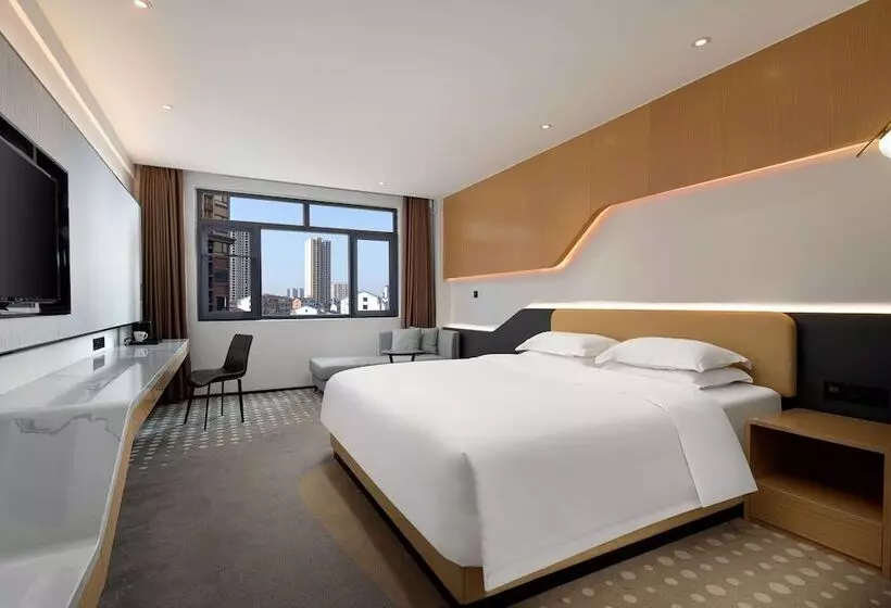 Microtel By Wyndham Miluo Downtown