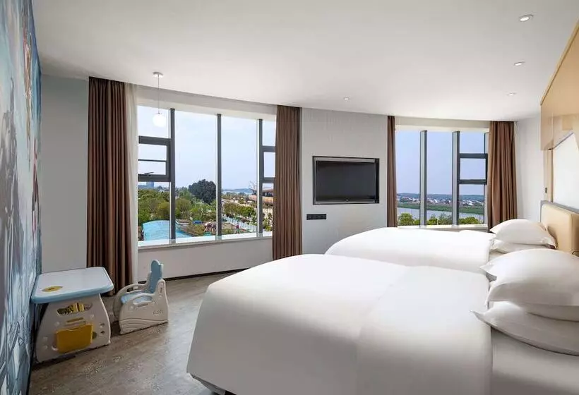 Microtel By Wyndham Miluo Downtown