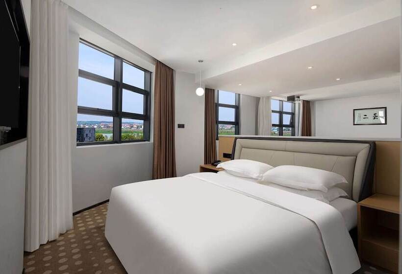 Microtel By Wyndham Miluo Downtown