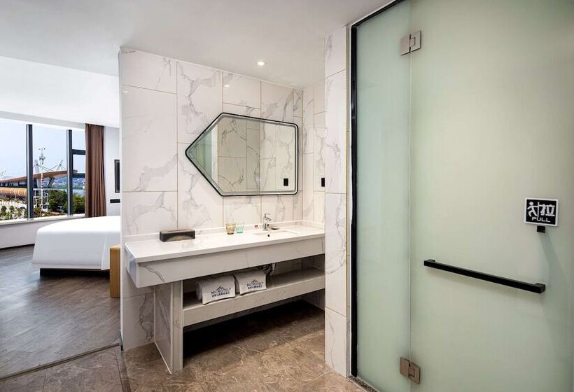 Microtel By Wyndham Miluo Downtown