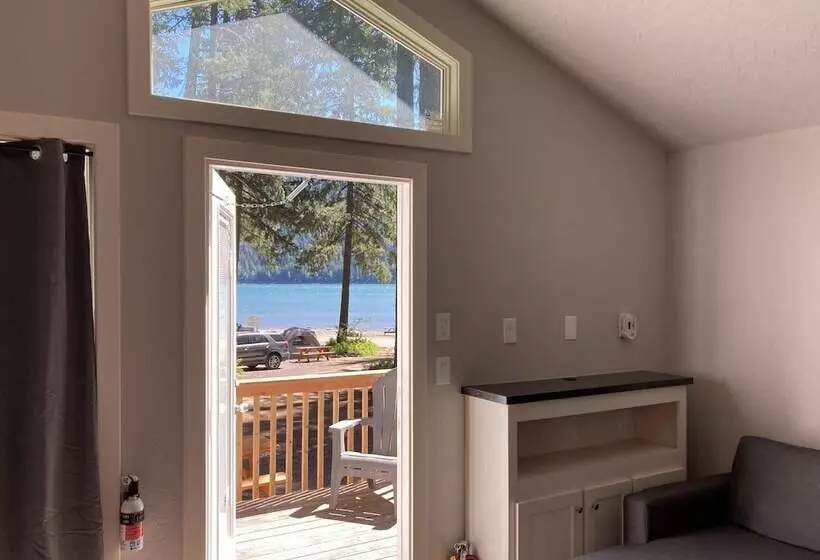 Motelli Silver Beach Resort