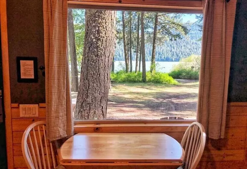 Motelli Silver Beach Resort