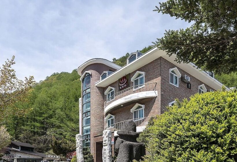 فندق على الطريق Taebaek Woojin