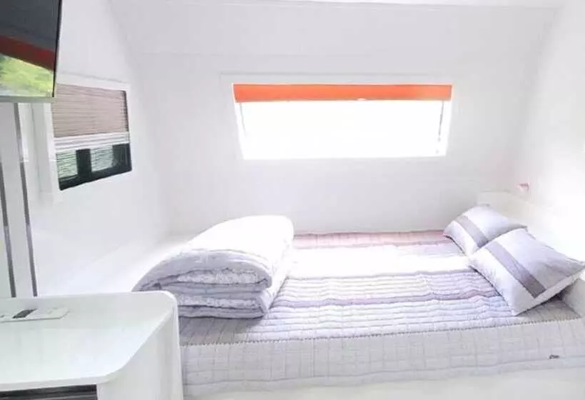 ペンション Hongcheon Coco Vivaldi Glamping Caravan