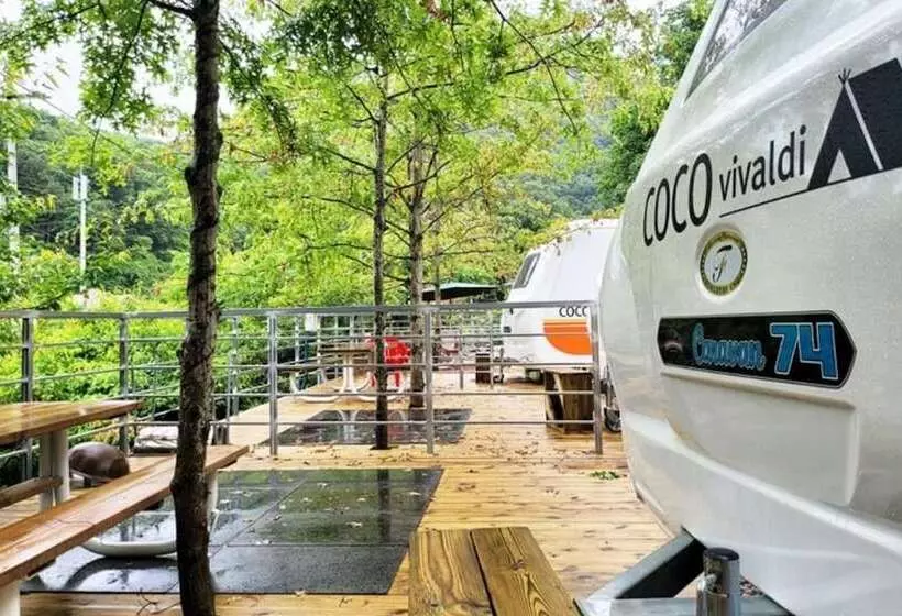 ペンション Hongcheon Coco Vivaldi Glamping Caravan