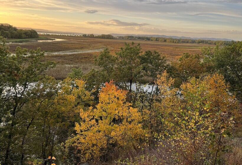 פנסיון Little Bluff Inn