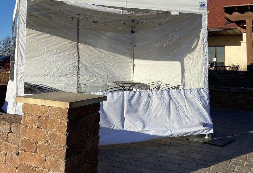 פנסיון Little Bluff Inn