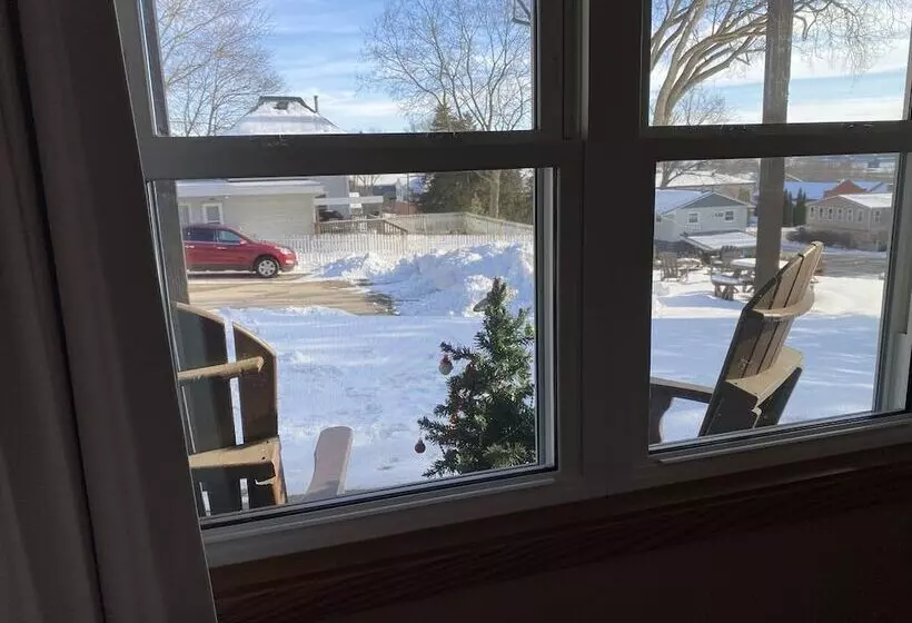 ペンション Little Bluff Inn