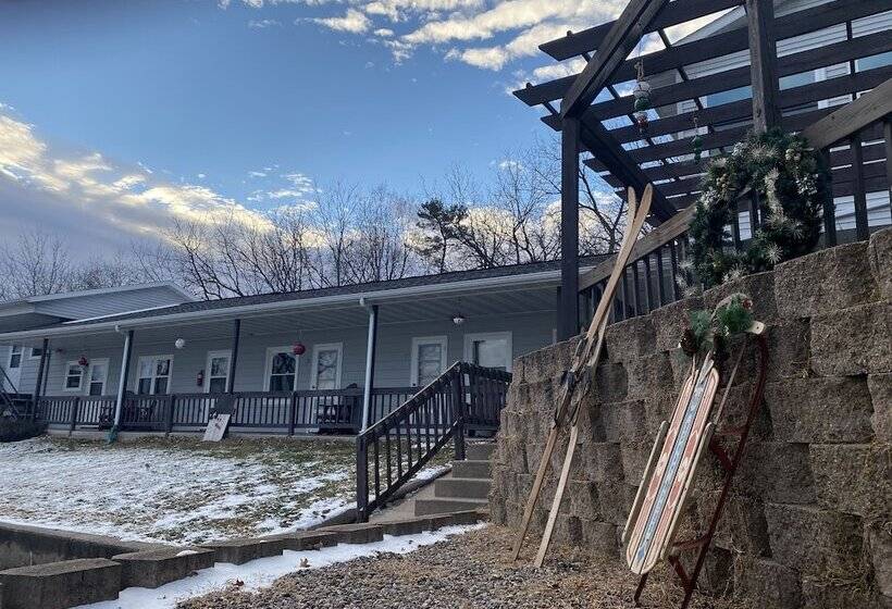 פנסיון Little Bluff Inn