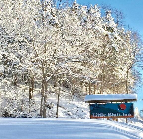 פנסיון Little Bluff Inn