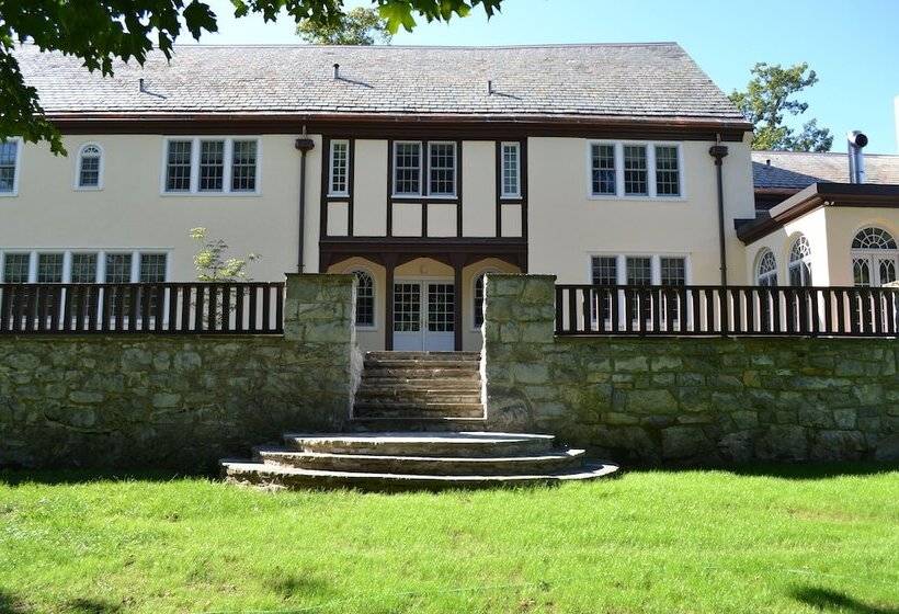 بنسيون Surrey Williamson Inn