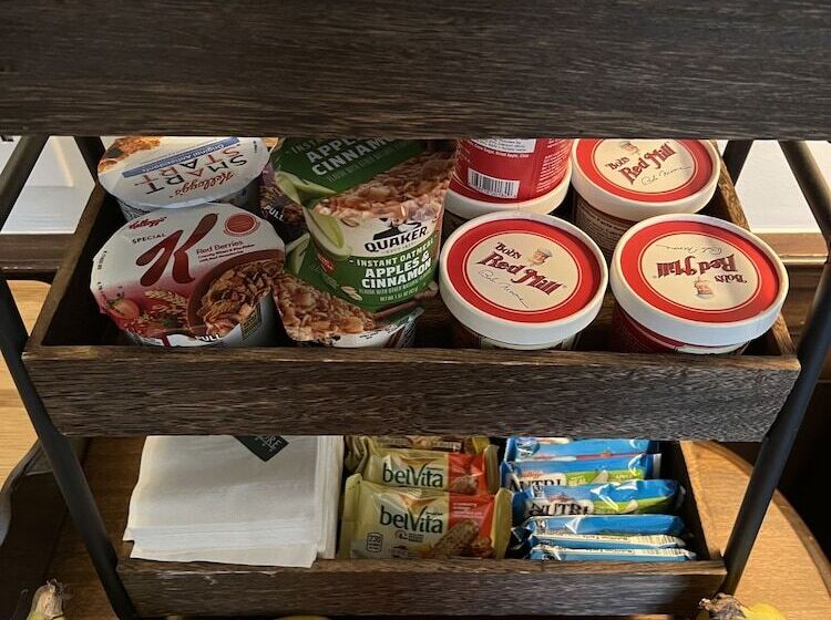 بنسيون Surrey Williamson Inn