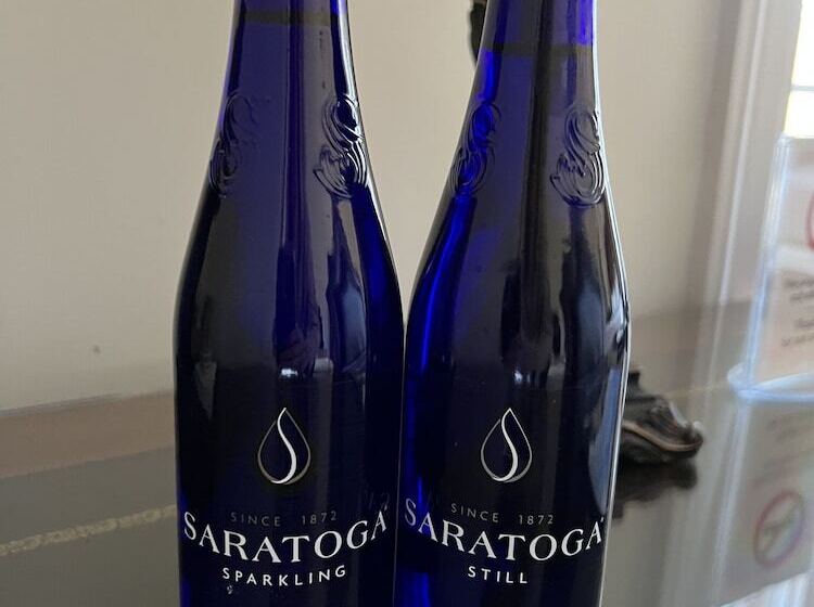 بنسيون Surrey Williamson Inn