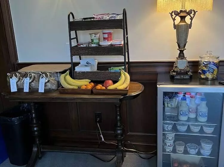 ペンション Surrey Williamson Inn