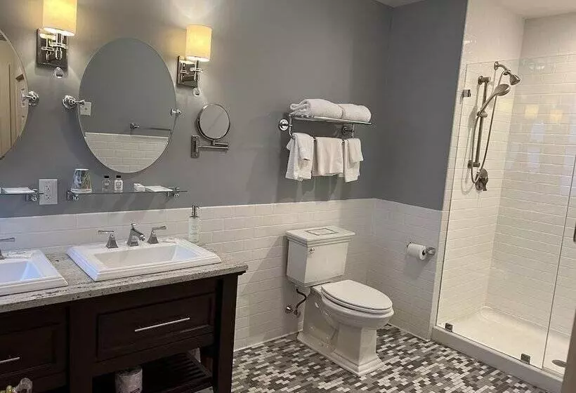 ペンション Surrey Williamson Inn