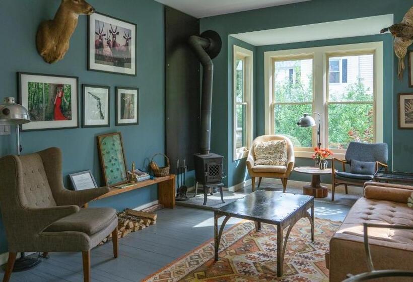 The North Branch Inn