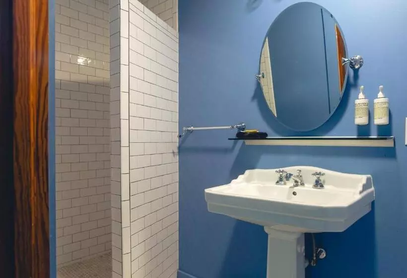 The North Branch Inn