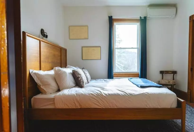 The North Branch Inn