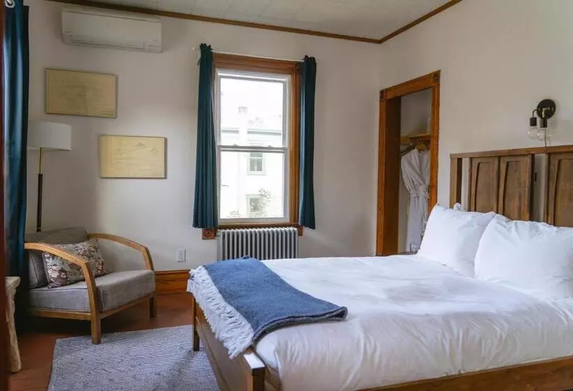 The North Branch Inn