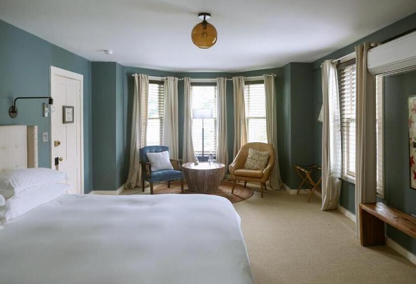 The North Branch Inn