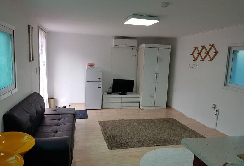 Hongcheon Daebakine Pension