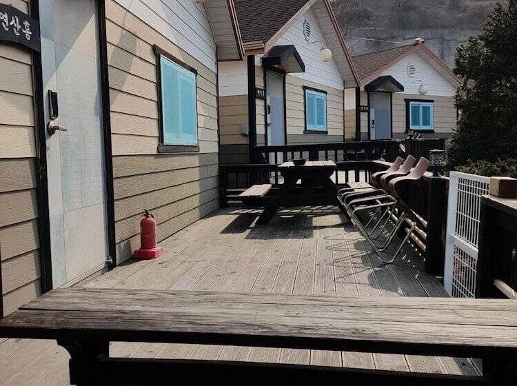 Hongcheon Daebakine Pension