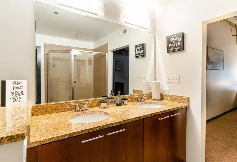 هتل Cozy Atlantic Station Midtown Loft